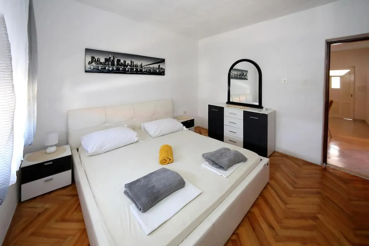 Apartman Marco 2 비빈제